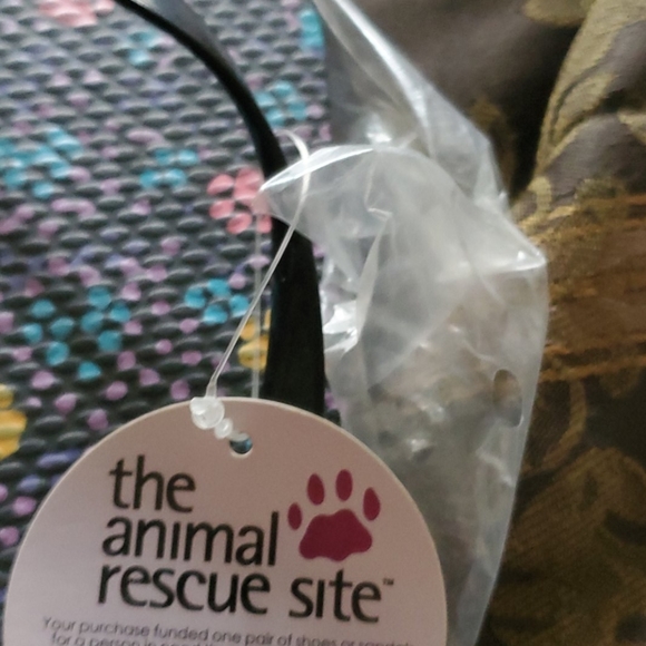 Animal rescue black pet paws flip flops - Picture 2 of 3